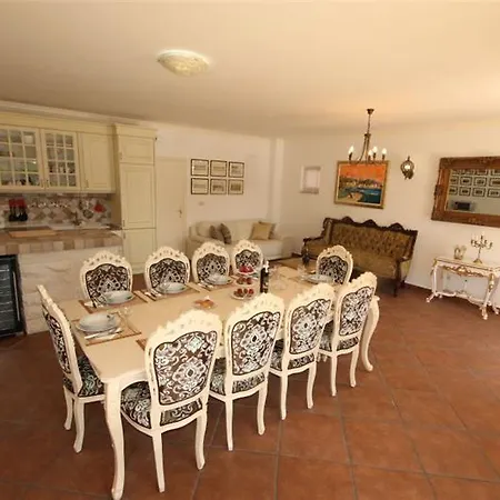 Villa Luxe Front Line Near Trogir *