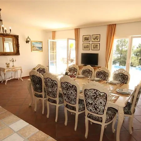 Villa Luxe Front Line Near Trogir *