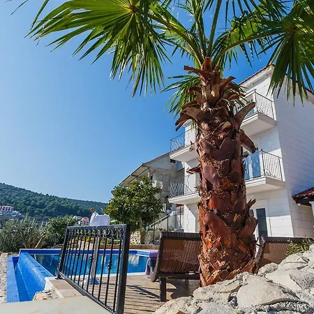 Villa Luxe Front Line Near Trogir *