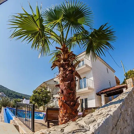 Villa Luxe Front Line Near Trogir