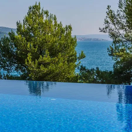 Villa Luxe Front Line Near Trogir Marina