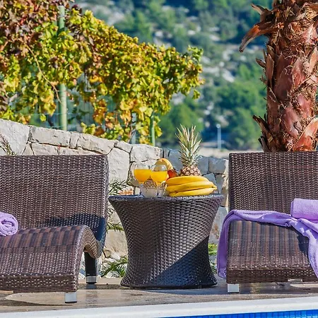 Villa Luxe Front Line Near Trogir *