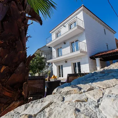 Villa Luxe Front Line Near Trogir *