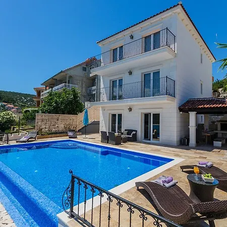 Villa Luxe Front Line Near Trogir Marina
