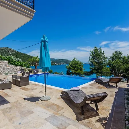Luxe Front Line Near Trogir