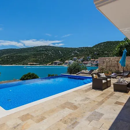 Villa Luxe Front Line Near Trogir