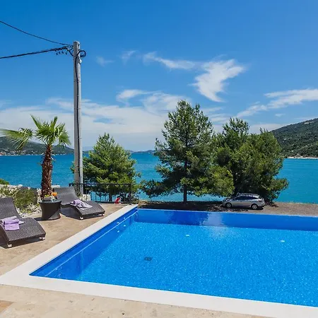 Villa Luxe Front Line Near Trogir