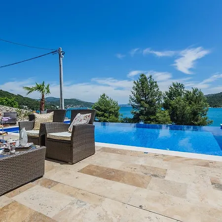 Villa Luxe Front Line Near Trogir Marina