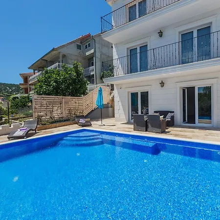 Villa Luxe Front Line Near Trogir
