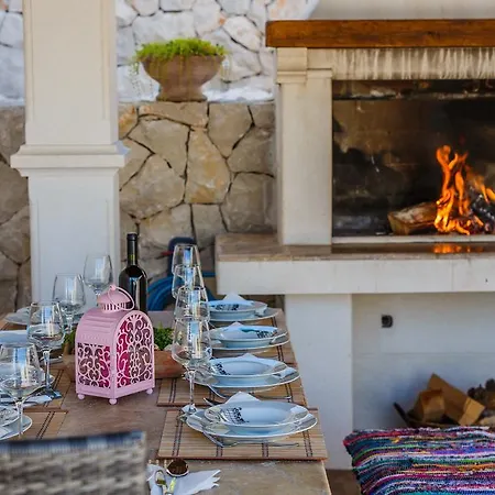 Villa Luxe Front Line Near Trogir *